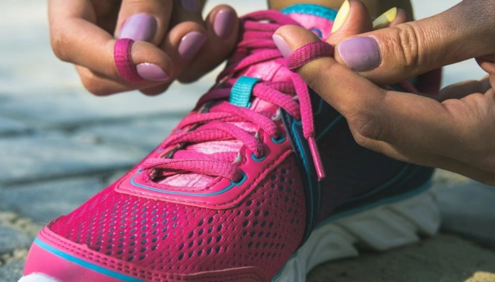 روش بستن بند کفش دویدن به صورت زیگزاگ